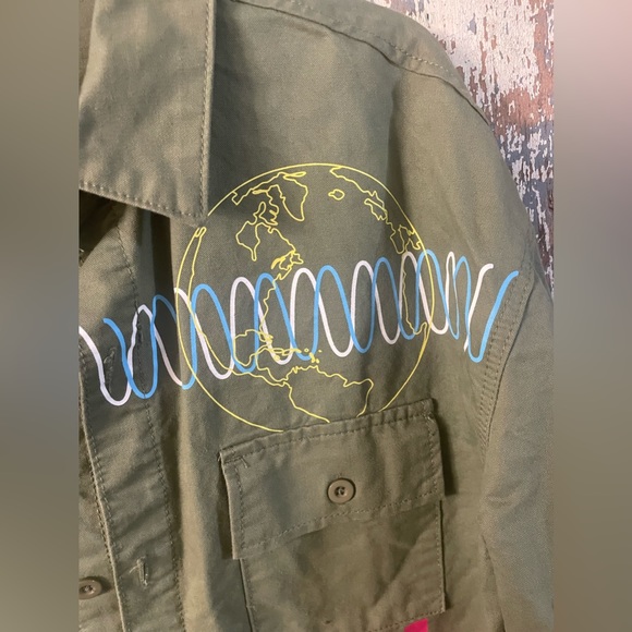 NWOT Fashion Nova Men shirt button down size Large, army green, euphoric art - Picture 3 of 5